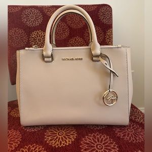 Michael Kors Kellen Satchel Medium